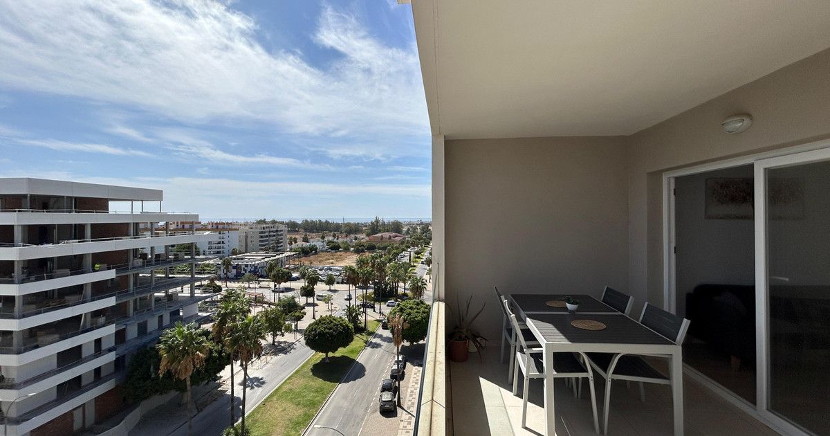 Апартамент на среднем этаже в Nueva Andalucía, Nueva Andalucía, 1/12
