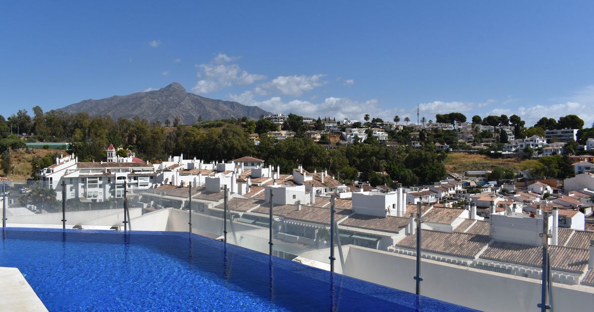 Апартамент на среднем этаже в Nueva Andalucía, Nueva Andalucía, 2/12