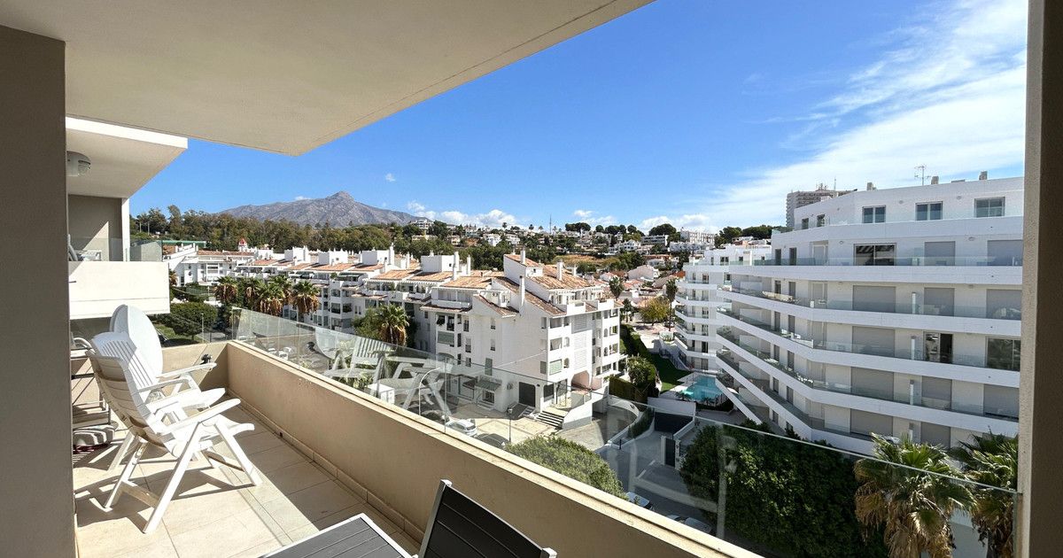 Апартамент на среднем этаже в Nueva Andalucía, Nueva Andalucía, 12/12