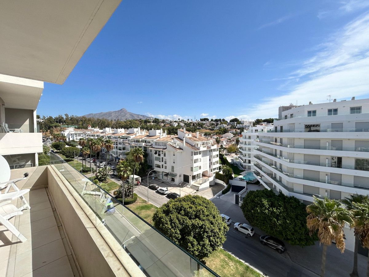 Апартамент на среднем этаже в Nueva Andalucía, Nueva Andalucía, 4/12