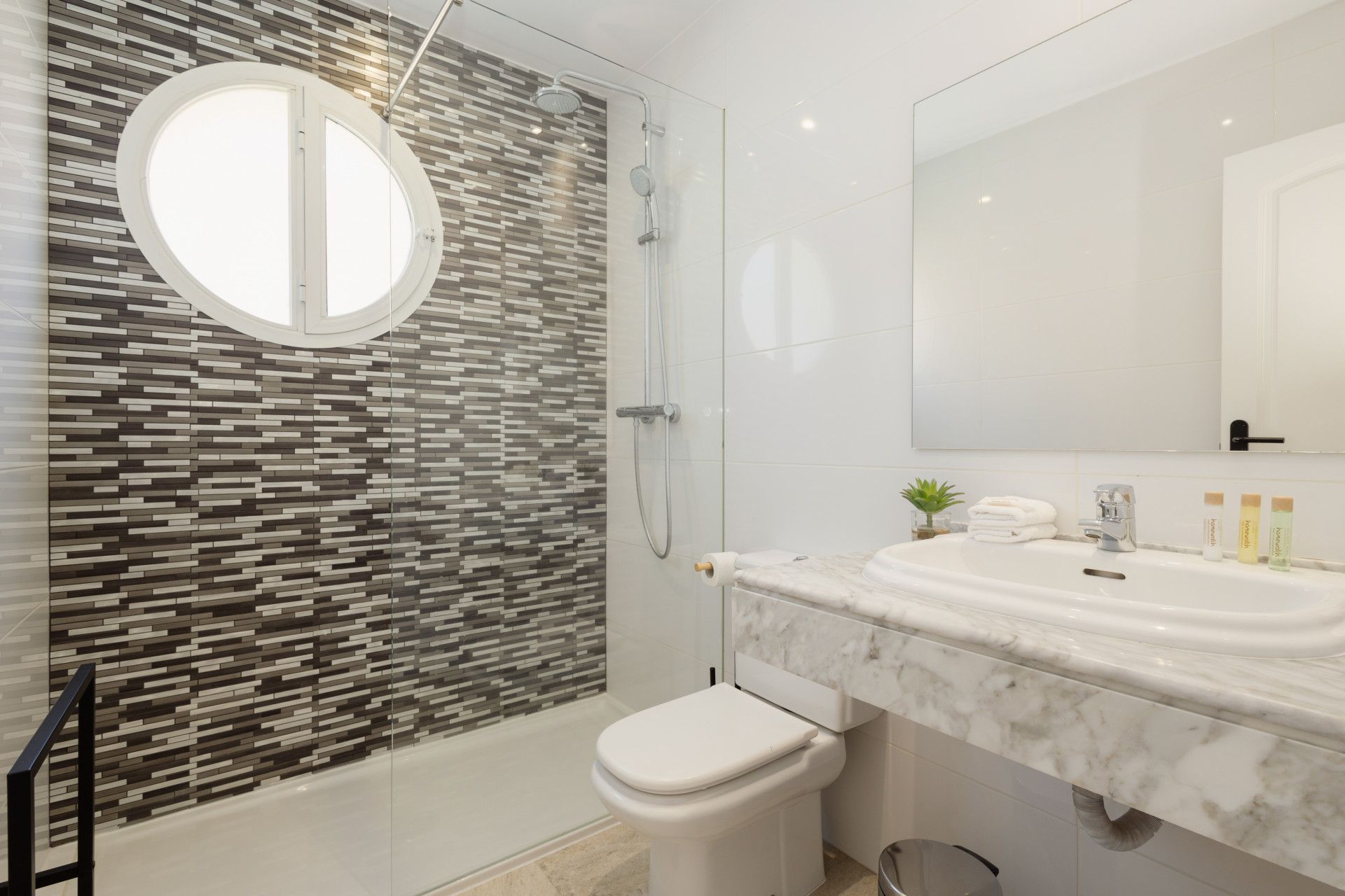 Town House in Marbella East, Bahia de Marbella, Marbella East, 8/12
