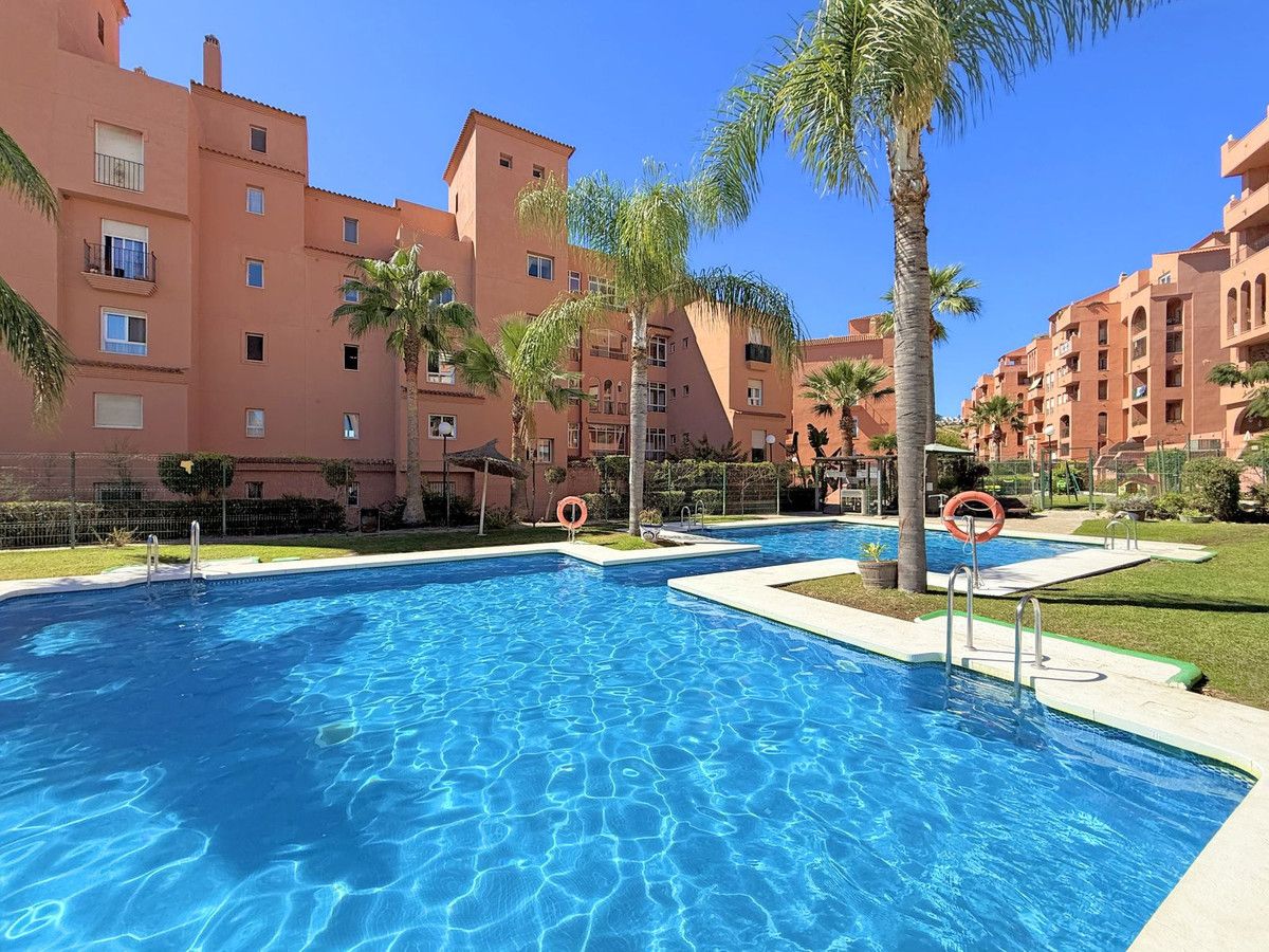 Ground Floor Apartment in La Duquesa, La Duquesa, 2/12
