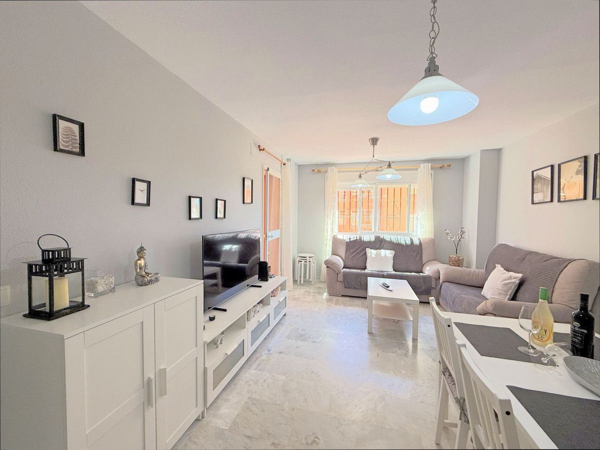 Ground Floor Apartment in La Duquesa, La Duquesa, 4/12