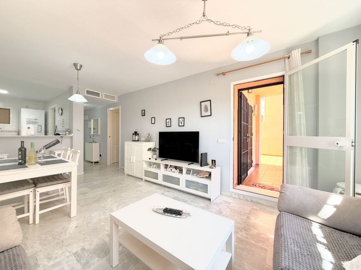 Ground Floor Apartment in La Duquesa, La Duquesa, 5/12