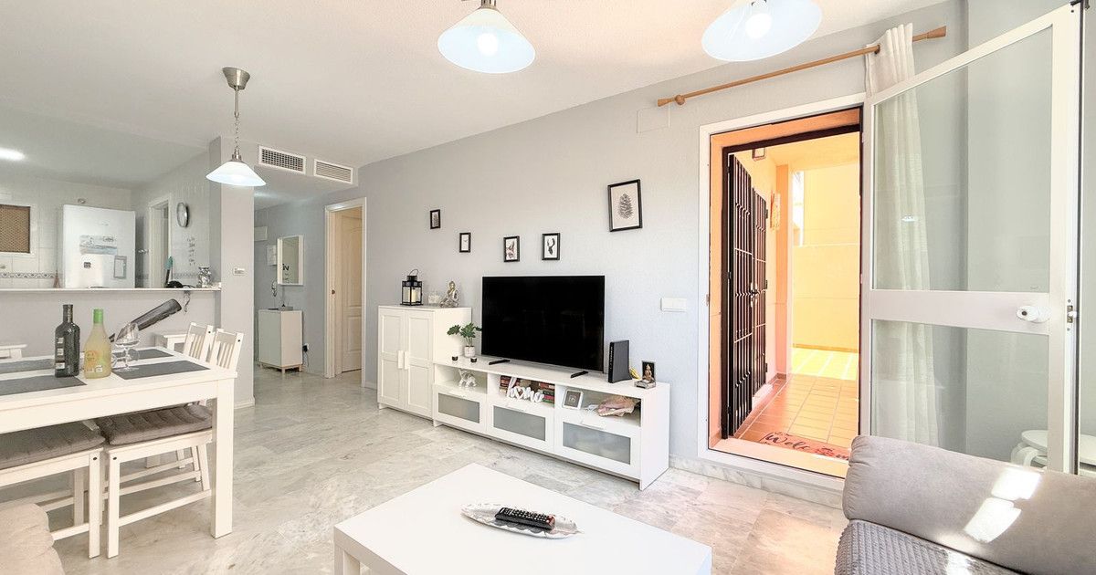 Ground Floor Apartment in La Duquesa, La Duquesa, 5/12