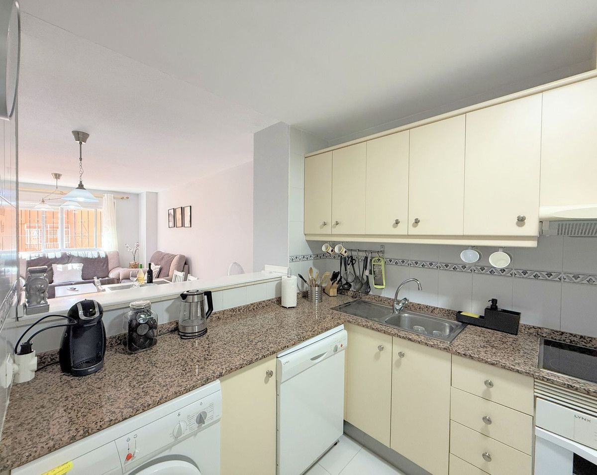 Ground Floor Apartment in La Duquesa, La Duquesa, 6/12