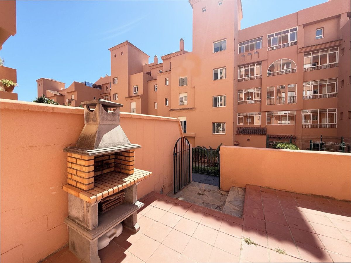 Ground Floor Apartment in La Duquesa, La Duquesa, 8/12