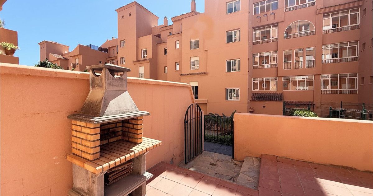 Ground Floor Apartment in La Duquesa, La Duquesa, 8/12