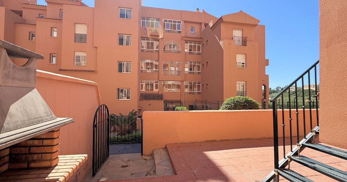 Ground Floor Apartment in La Duquesa, La Duquesa, 9/12