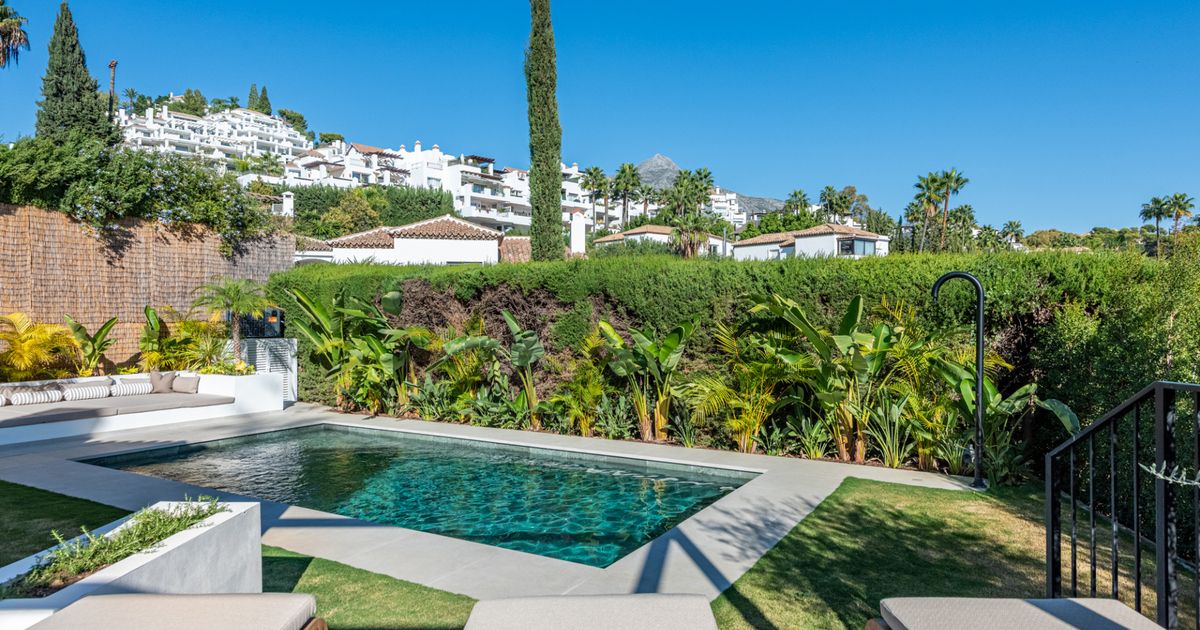 Villa in Nueva Andalucia, Nueva Andalucia, 8/12