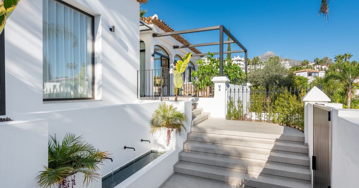 Villa in Nueva Andalucia, Nueva Andalucia, 9/12