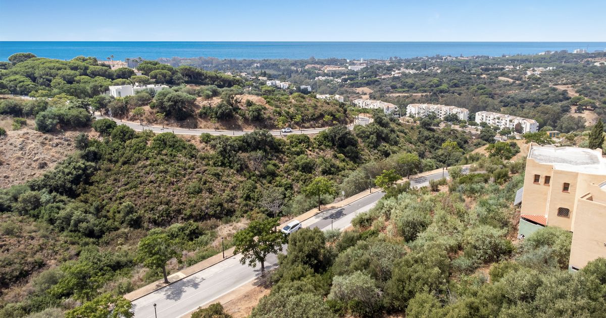 Działka w Marbella East, Elviria Hills, Marbella East, 1/11