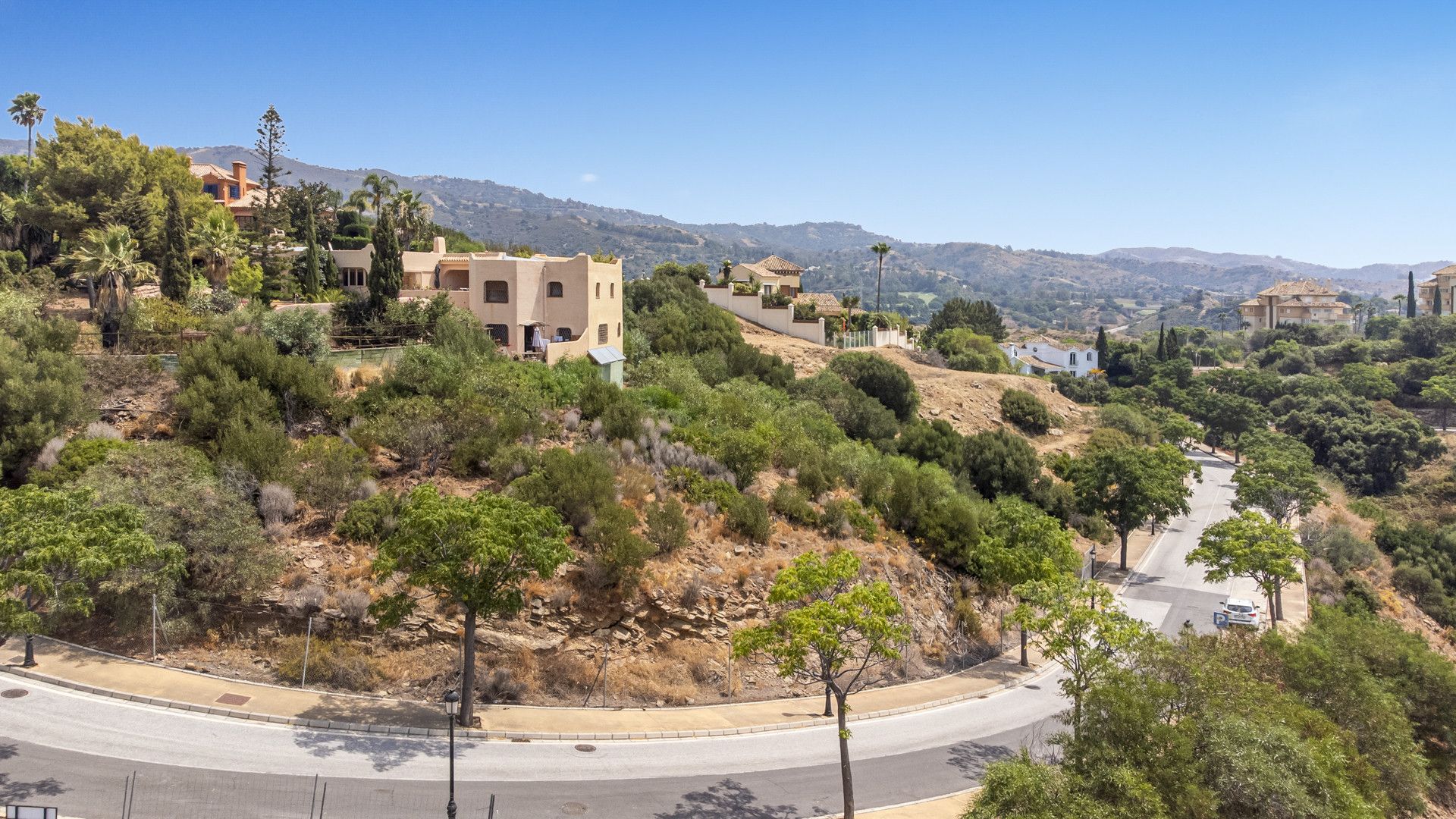 Działka w Marbella East, Elviria Hills, Marbella East, 6/11