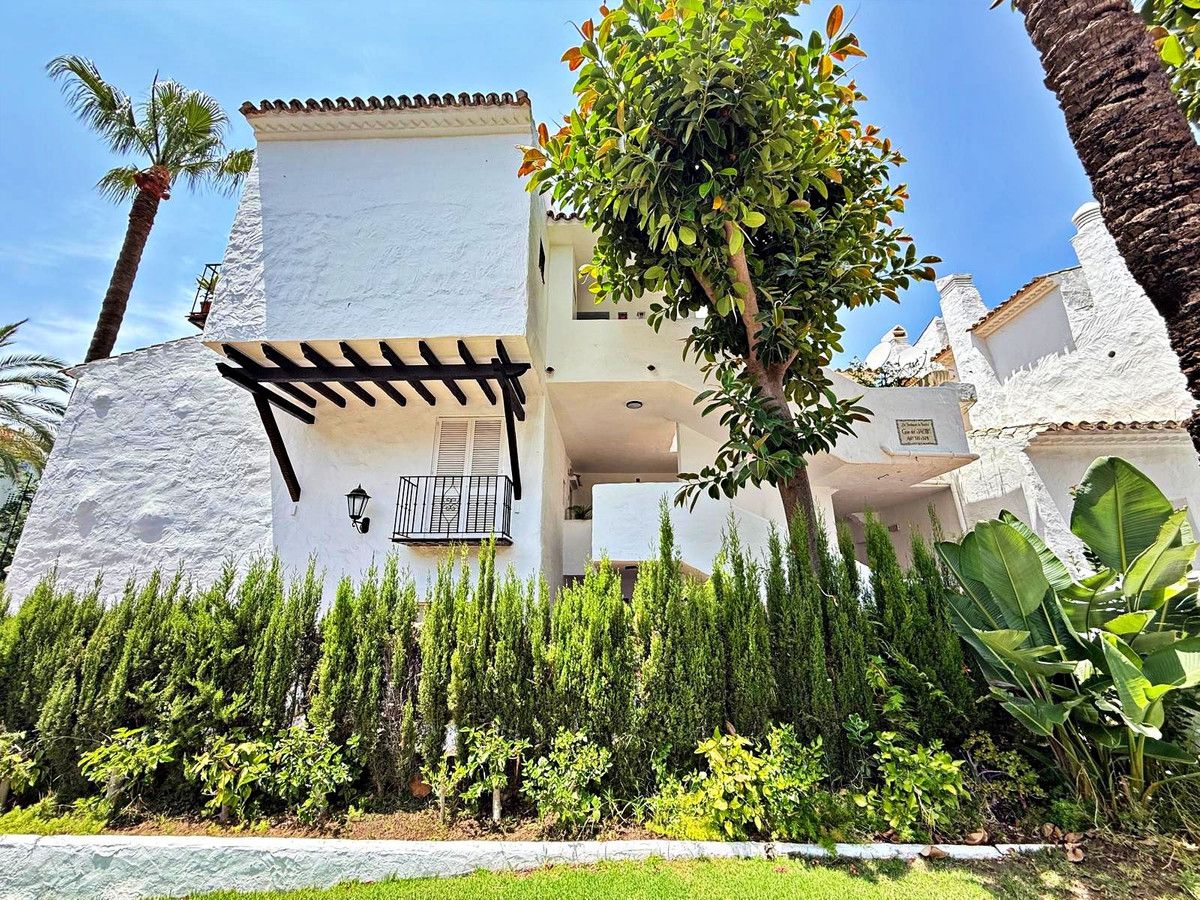 Apartament na ostatnim piętrze w Puerto Banús, Puerto Banús, 1/12