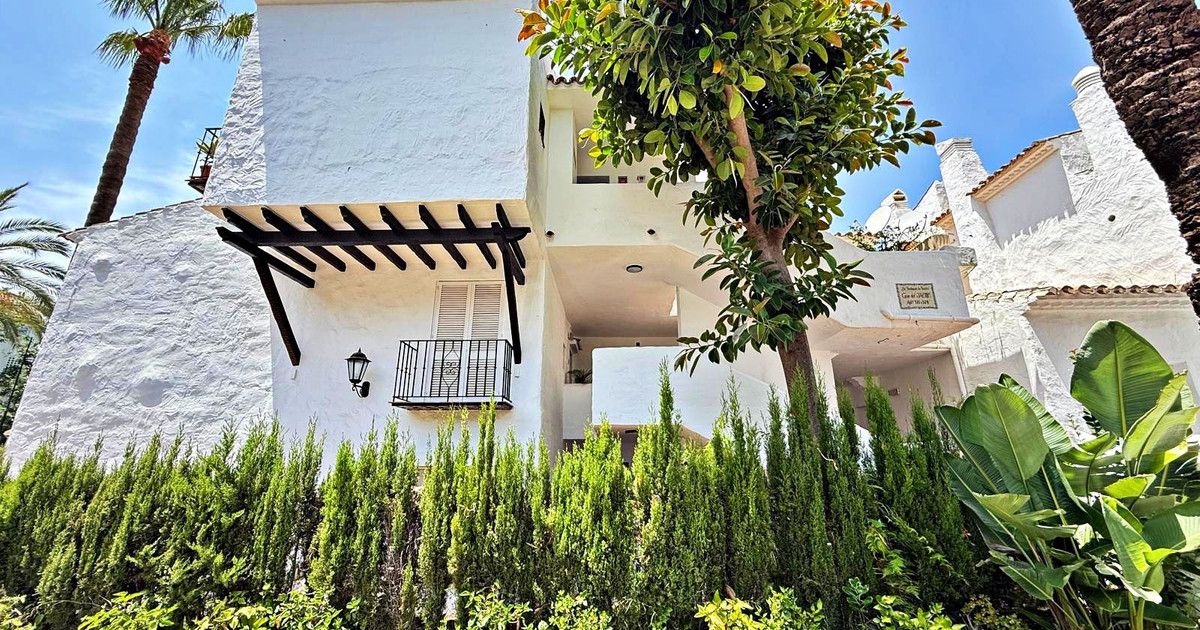 Apartament na ostatnim piętrze w Puerto Banús, Puerto Banús, 1/12