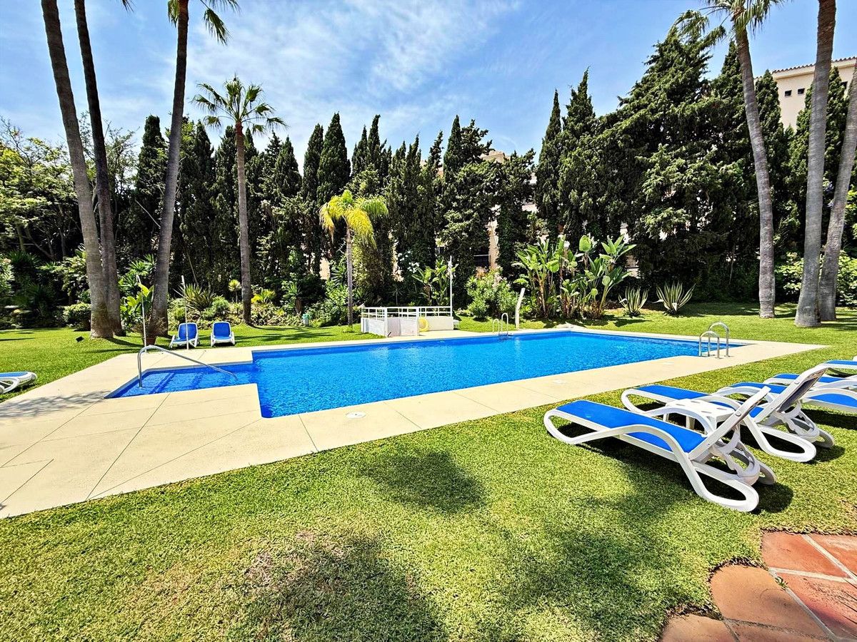 Apartament na ostatnim piętrze w Puerto Banús, Puerto Banús, 2/12