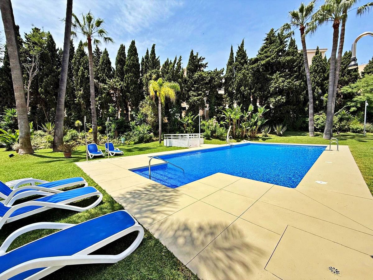 Apartament na ostatnim piętrze w Puerto Banús, Puerto Banús, 3/12
