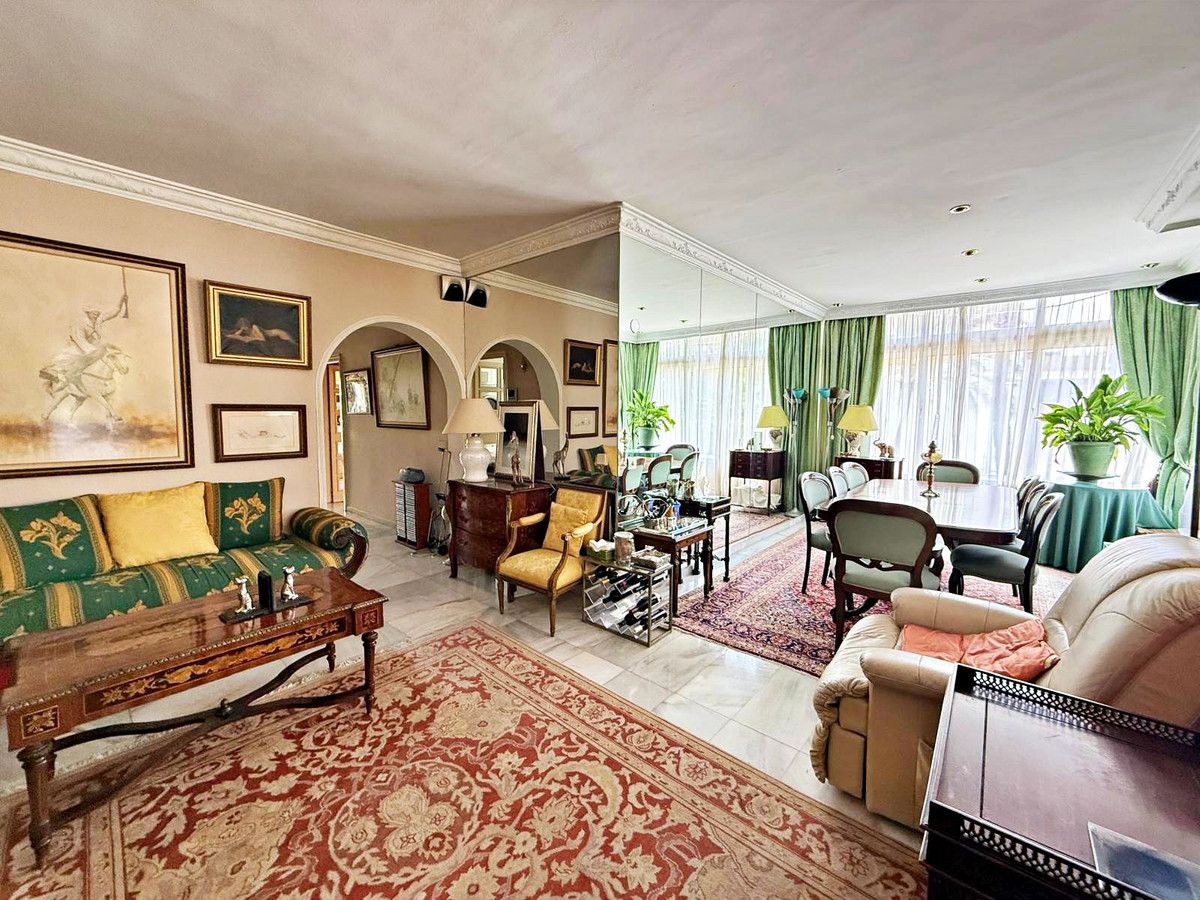 Apartament na ostatnim piętrze w Puerto Banús, Puerto Banús, 9/12