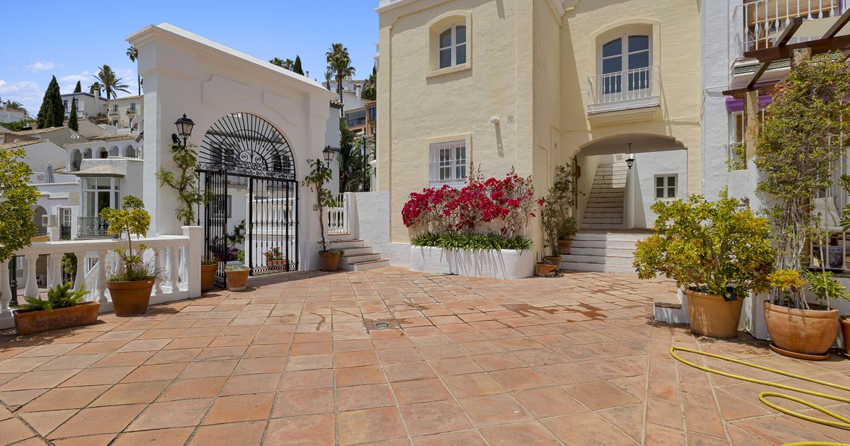 Таунхаус в Benahavis, La Heredia, Benahavis, 4/10