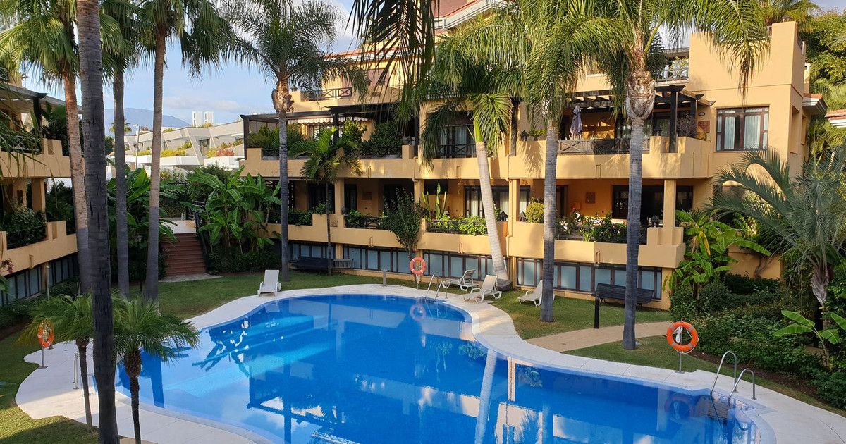 Middle Floor Apartment in Puerto Banús, Puerto Banús, 1/12