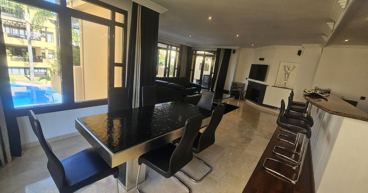 Middle Floor Apartment in Puerto Banús, Puerto Banús, 2/12