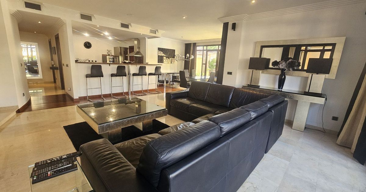Middle Floor Apartment in Puerto Banús, Puerto Banús, 4/12