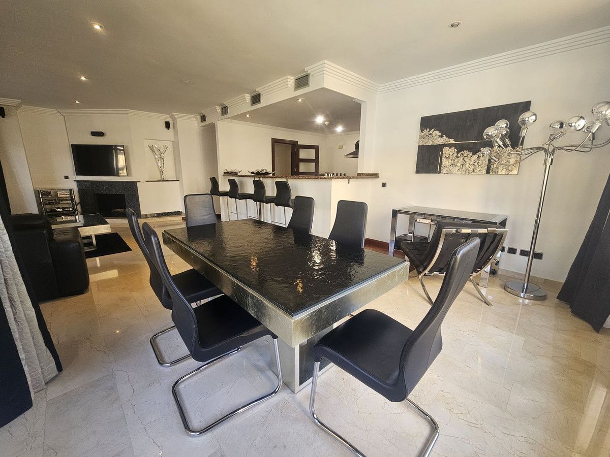 Middle Floor Apartment in Puerto Banús, Puerto Banús, 5/12