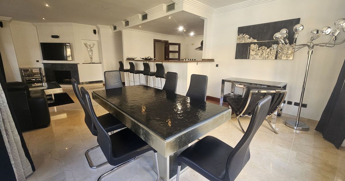 Middle Floor Apartment in Puerto Banús, Puerto Banús, 5/12