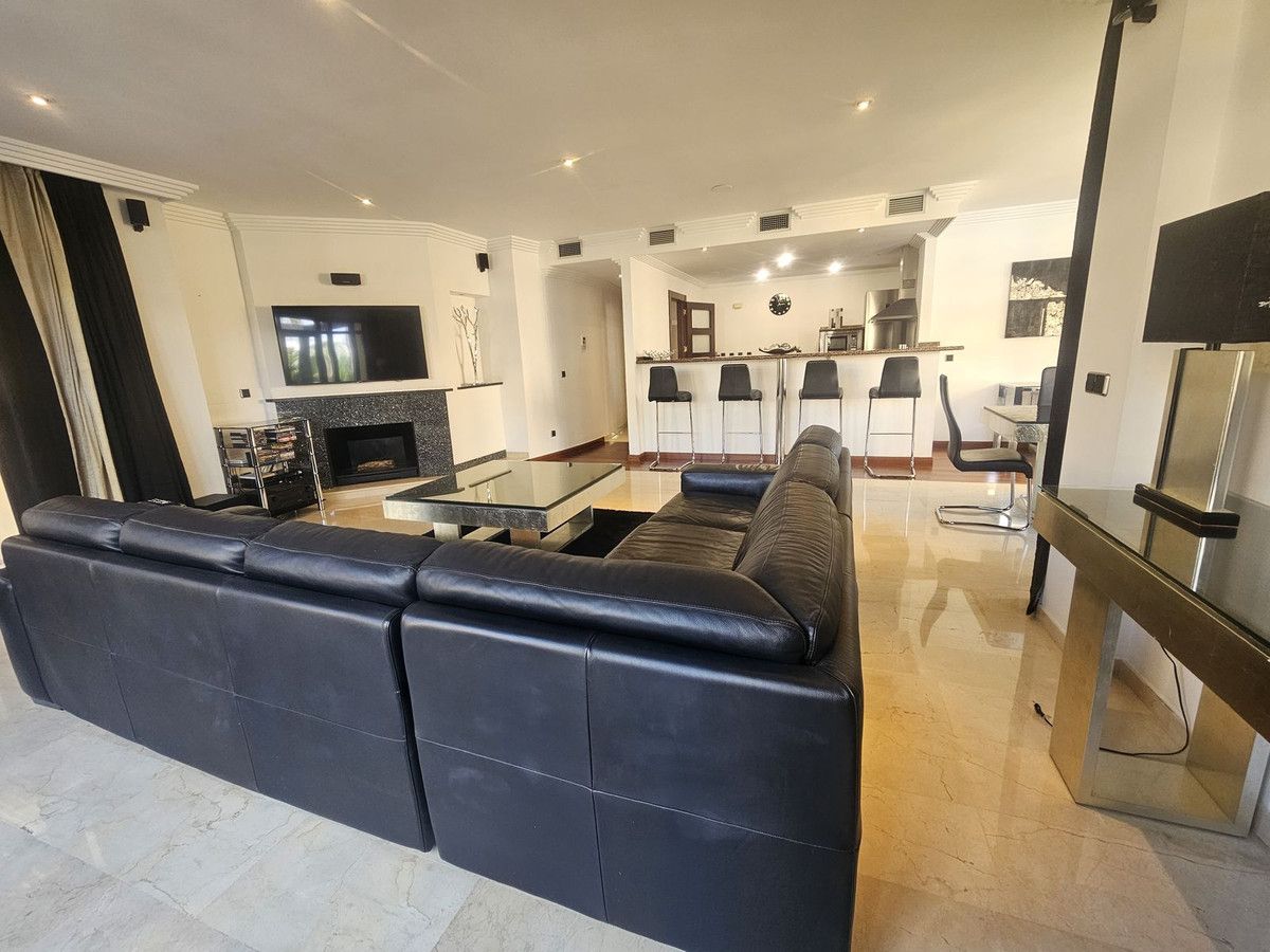 Middle Floor Apartment in Puerto Banús, Puerto Banús, 7/12