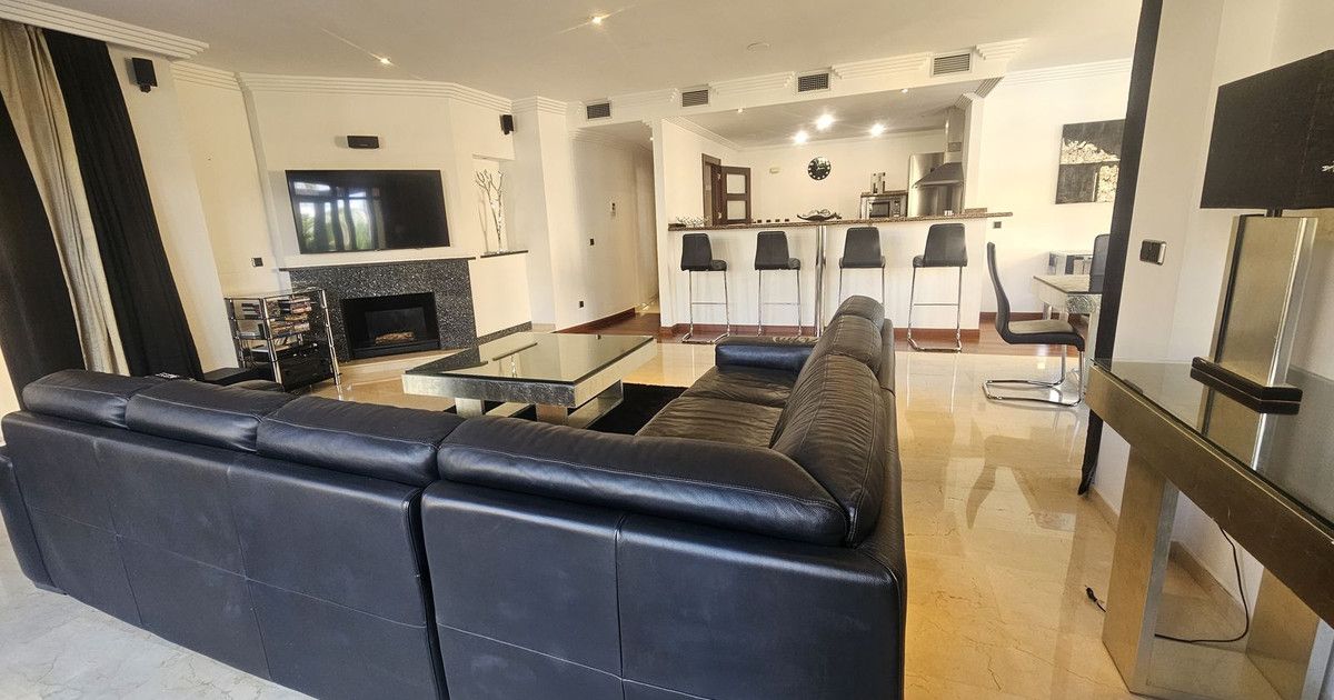 Middle Floor Apartment in Puerto Banús, Puerto Banús, 7/12