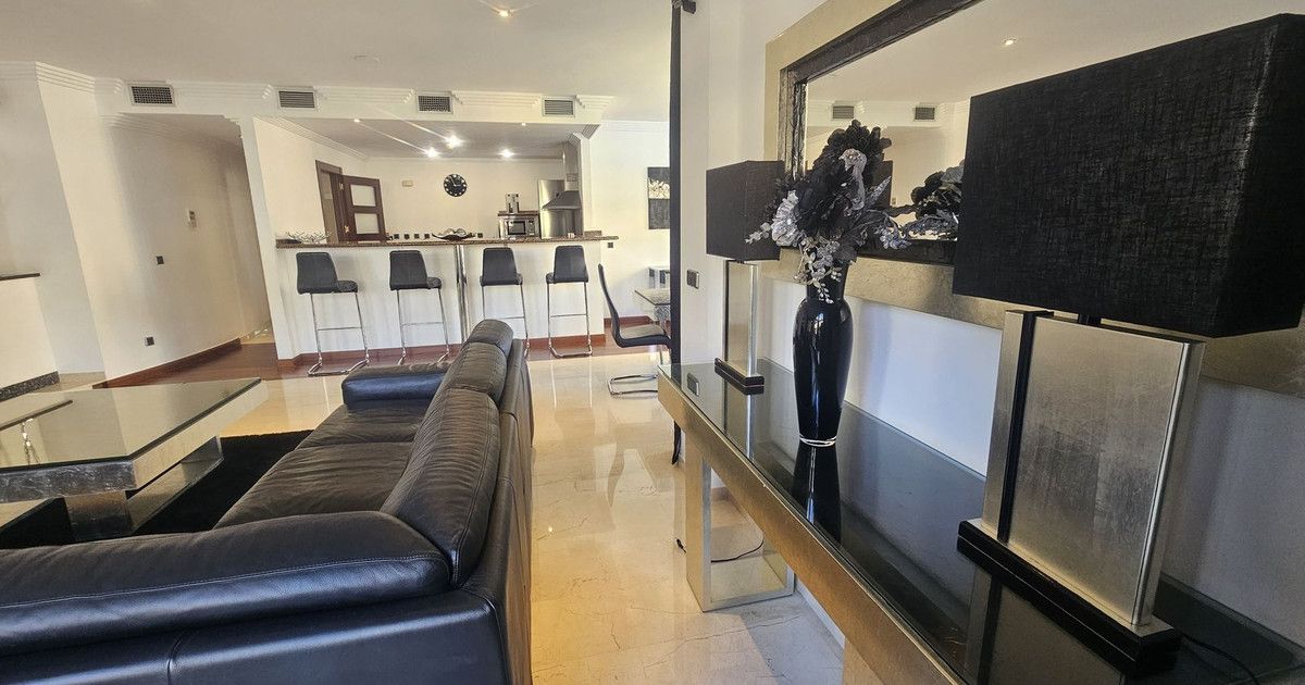 Middle Floor Apartment in Puerto Banús, Puerto Banús, 8/12