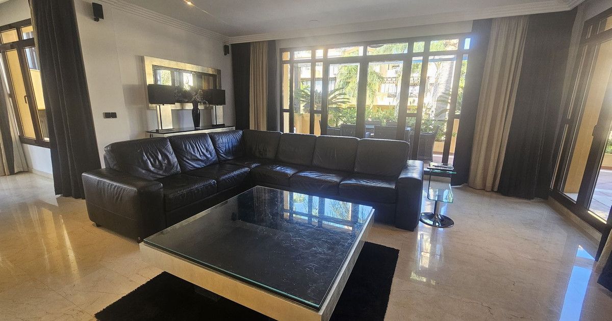 Middle Floor Apartment in Puerto Banús, Puerto Banús, 9/12