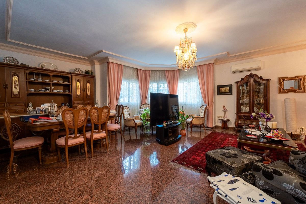 Freistehende Villa in Fuengirola, Fuengirola, 8/12