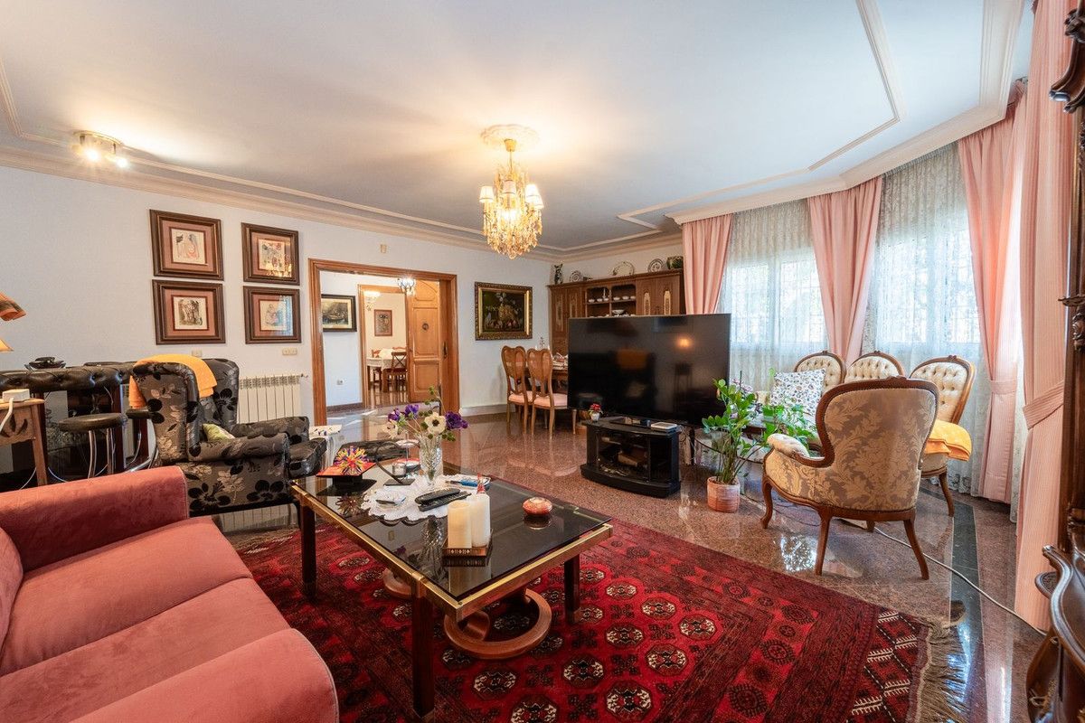 Freistehende Villa in Fuengirola, Fuengirola, 9/12