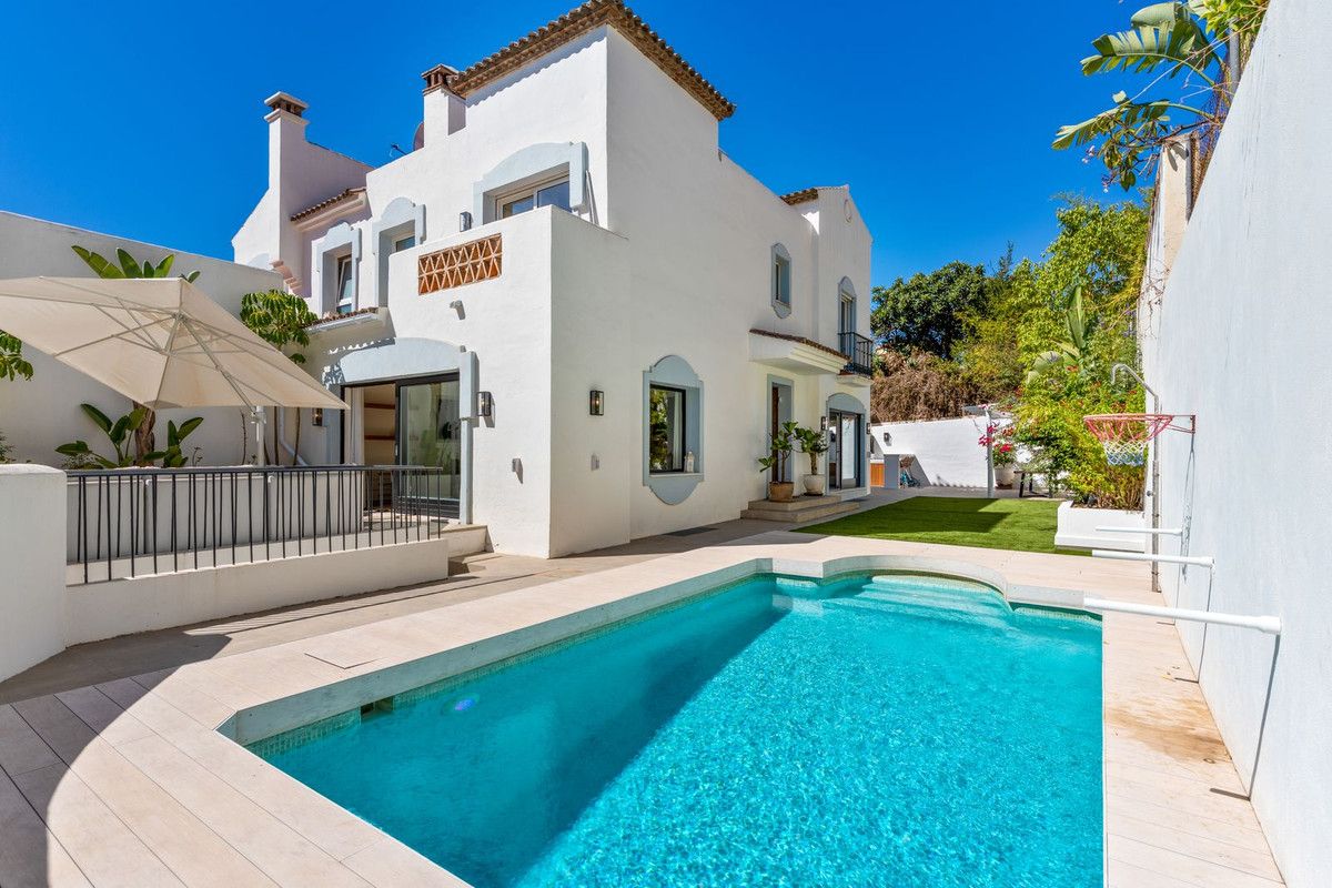 Maison jumelée à Marbella, Marbella, 1/12