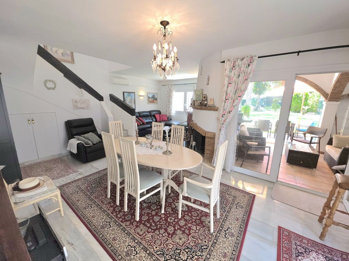 Townhouse in Calahonda, Calahonda, 11/12