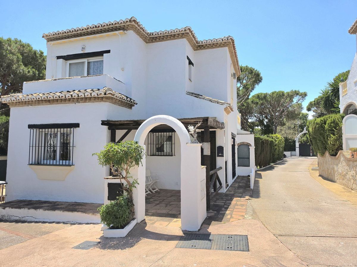 Townhouse in Calahonda, Calahonda, 4/12