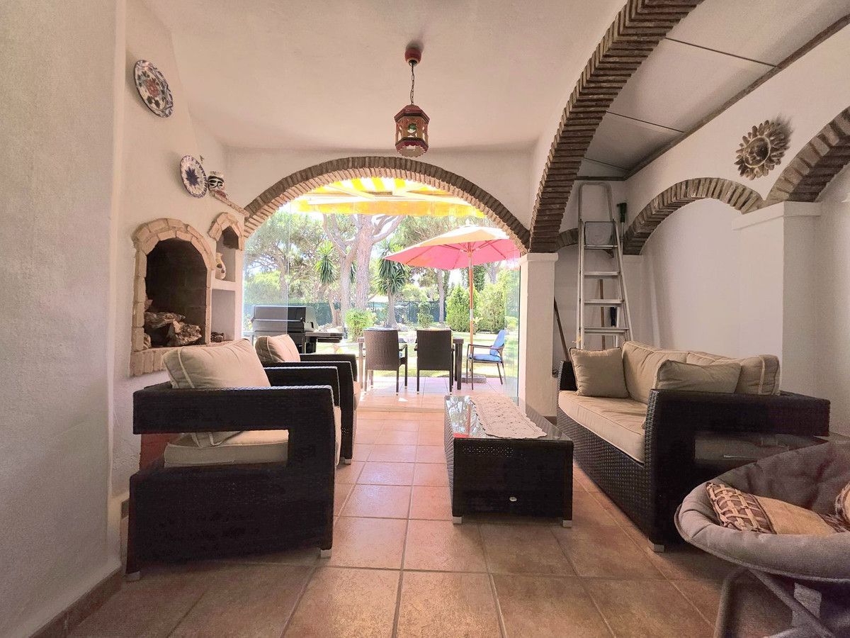 Townhouse in Calahonda, Calahonda, 8/12