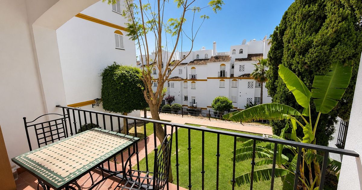 Appartement op de middelste verdieping in Atalaya, Atalaya, 2/12