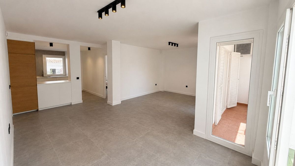Appartement op de middelste verdieping in Atalaya, Atalaya, 6/12