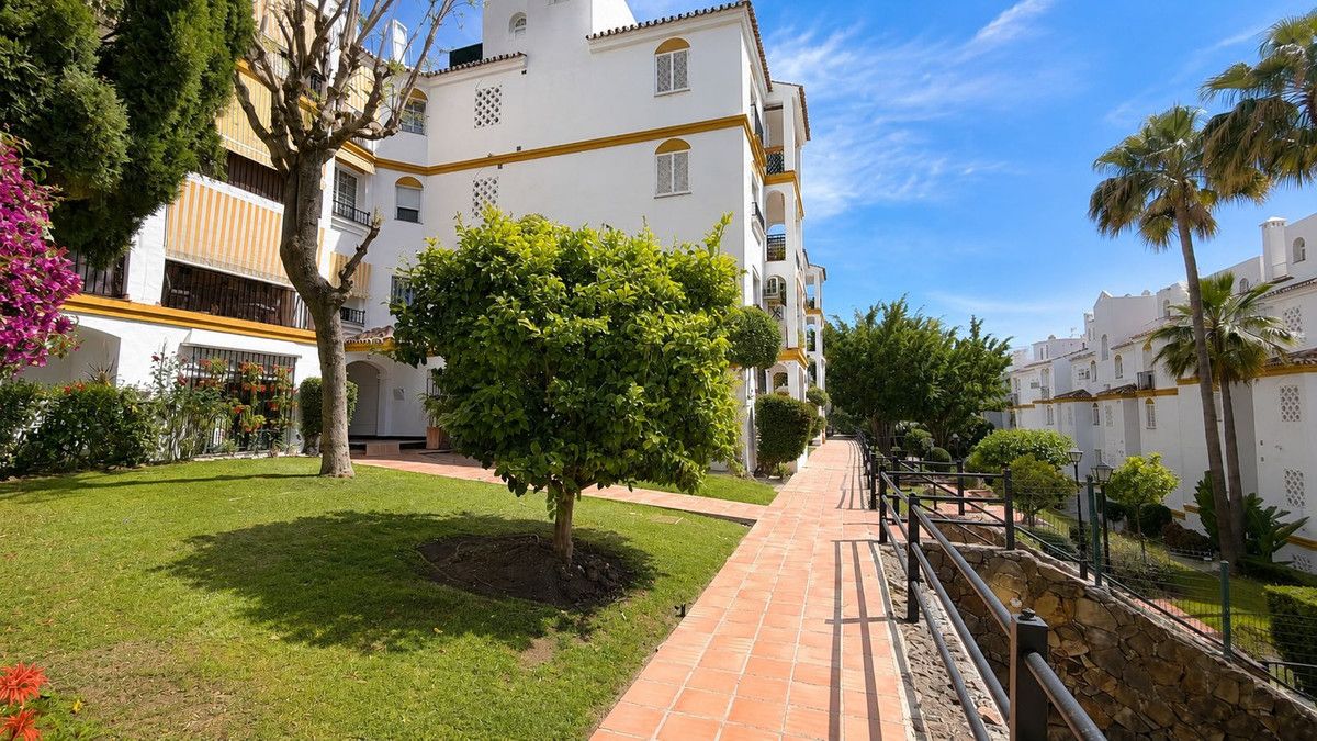 Appartement op de middelste verdieping in Atalaya, Atalaya, 8/12