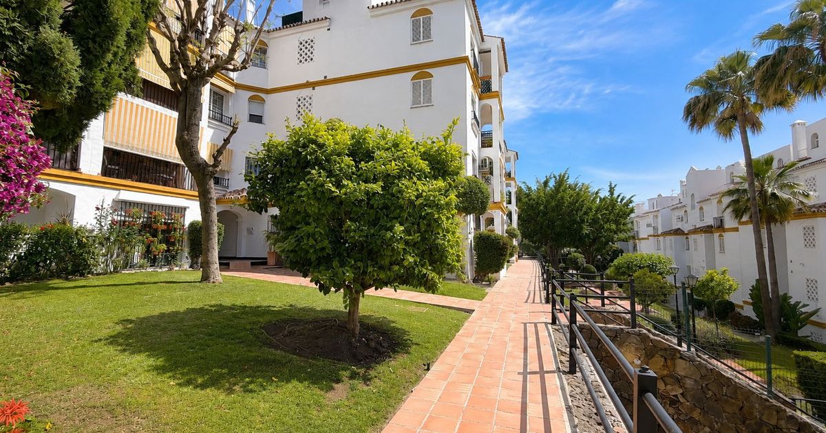 Appartement op de middelste verdieping in Atalaya, Atalaya, 8/12