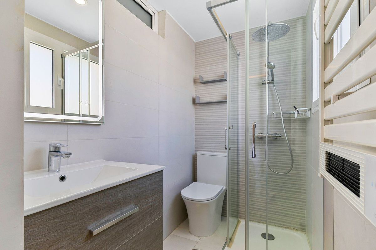 Apartamento en planta superior en La Cala de Mijas, La Cala de Mijas, 3/12