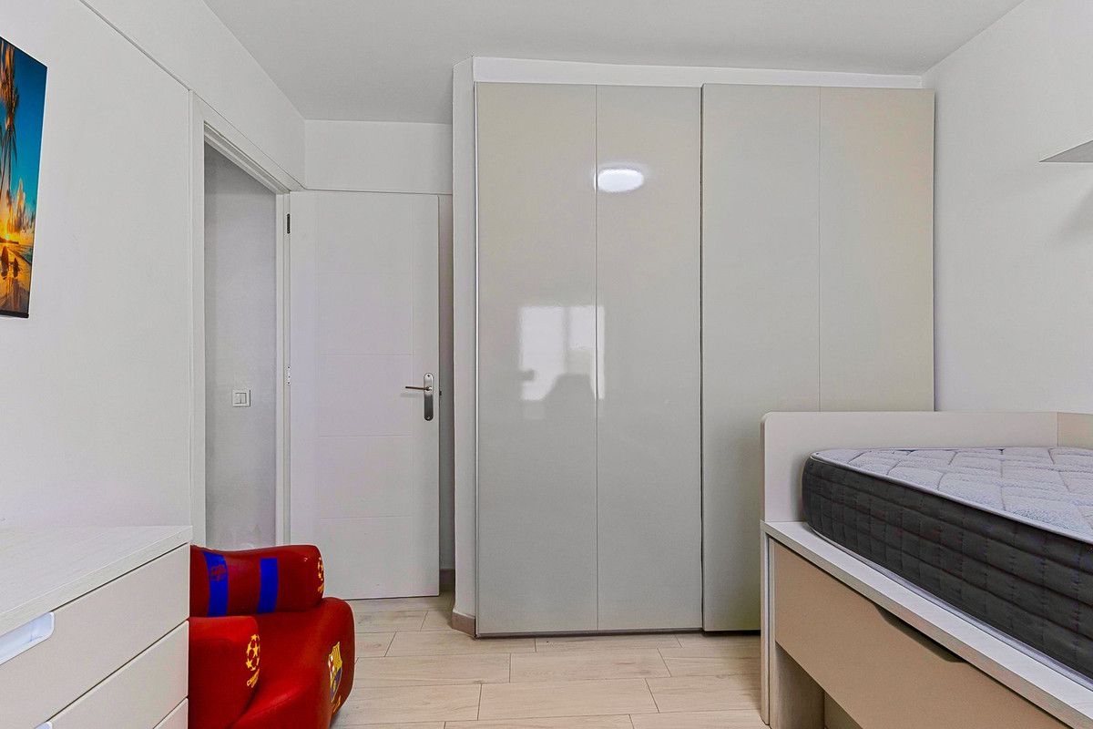 Apartamento en planta superior en La Cala de Mijas, La Cala de Mijas, 7/12