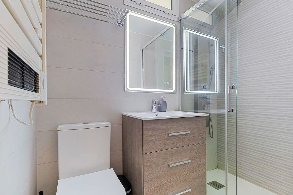 Apartamento en planta superior en La Cala de Mijas, La Cala de Mijas, 9/12