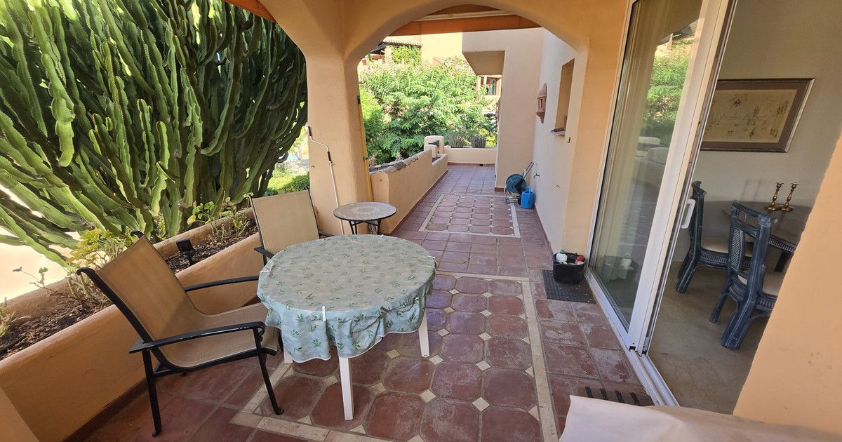 Appartement op de middelste verdieping in The Golden Mile, The Golden Mile, 4/12