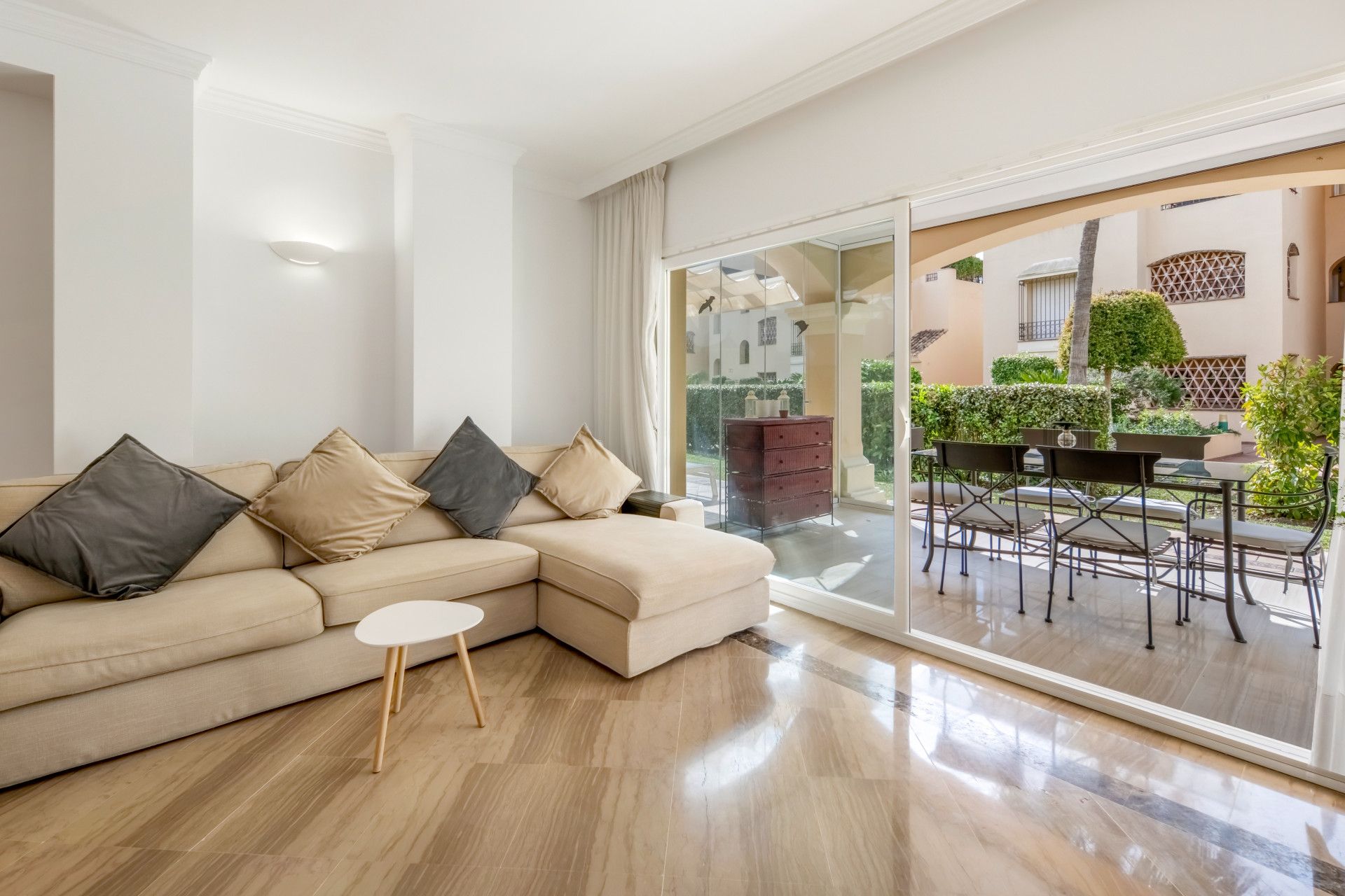Gelijkvloers appartement in Marbella East, Hacienda Elviria, Marbella East, 6/12