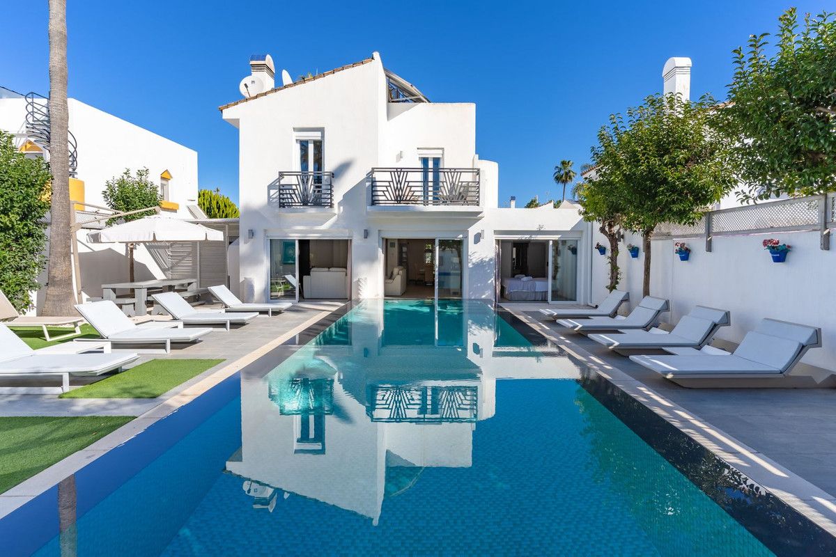 Wolnostojąca willa w Estepona, Estepona, 1/12