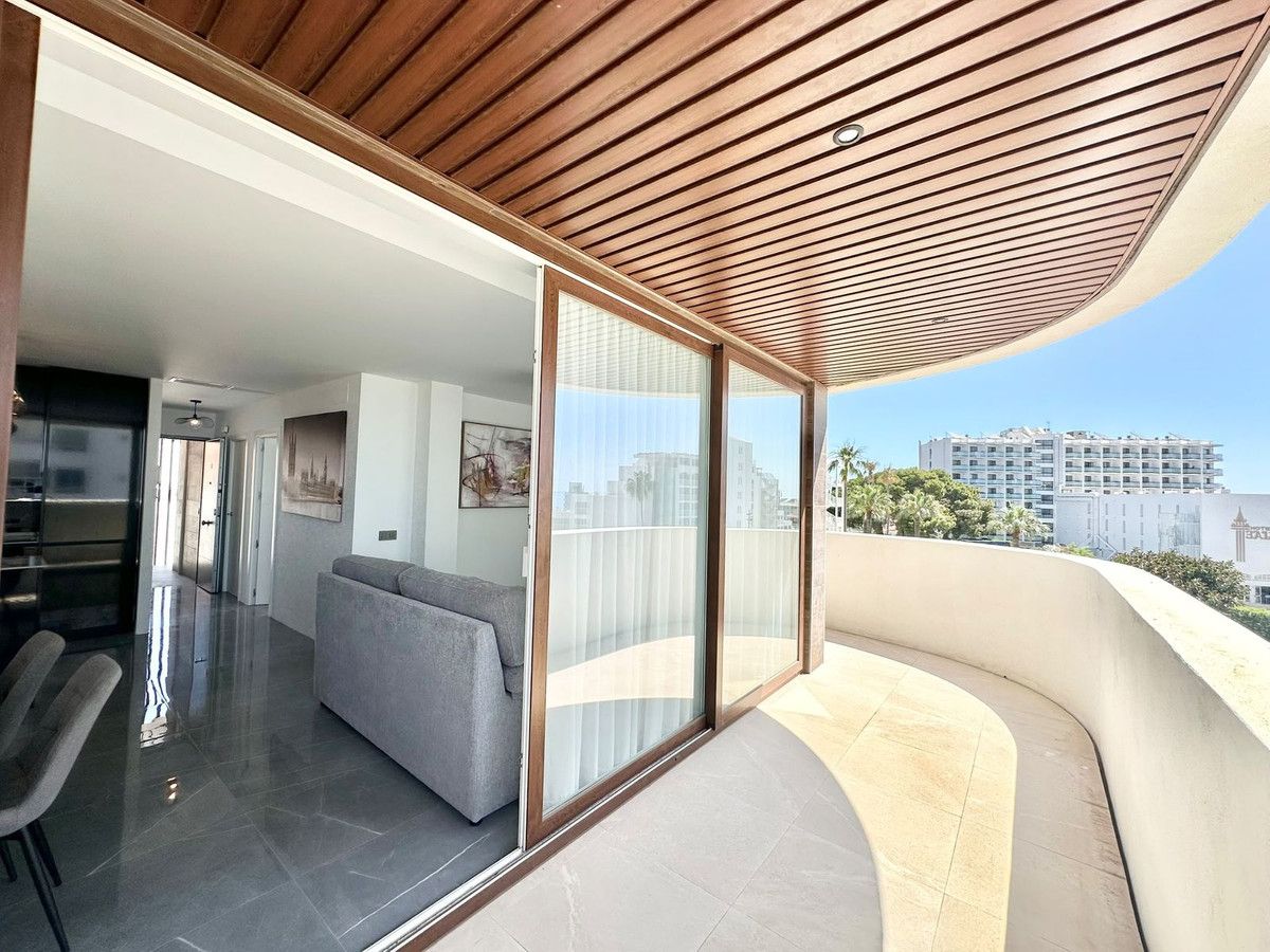 Middle Floor Apartment in Benalmadena Costa, Benalmadena Costa, 1/12