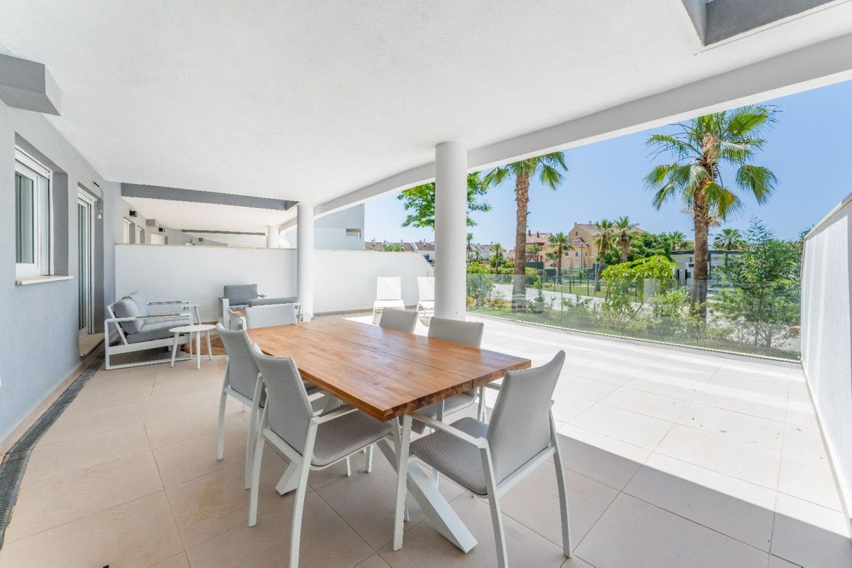 Ground Floor Apartment in La Duquesa, La Duquesa, 4/12